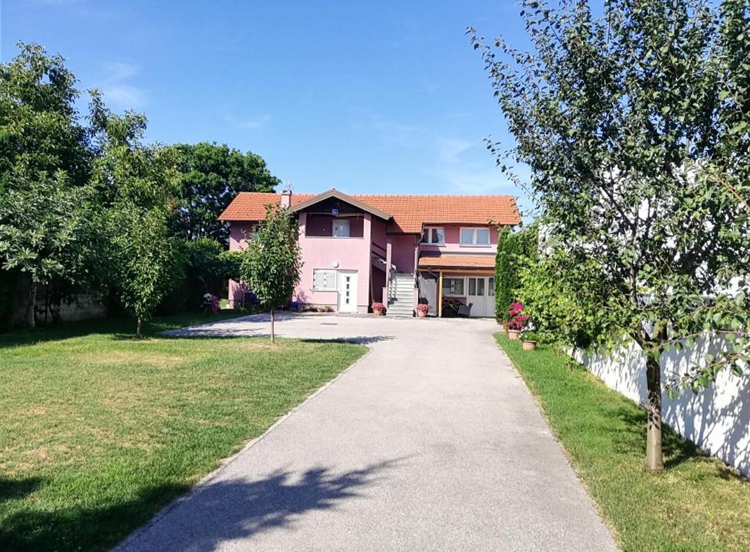 Guest House Lucija Buzin Dış mekan fotoğraf